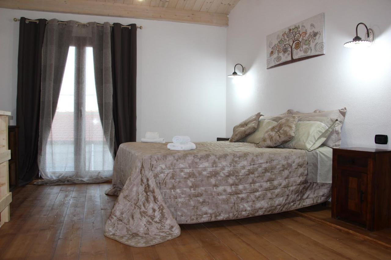 Guest House Tzia Udroni Ossi ภายนอก รูปภาพ