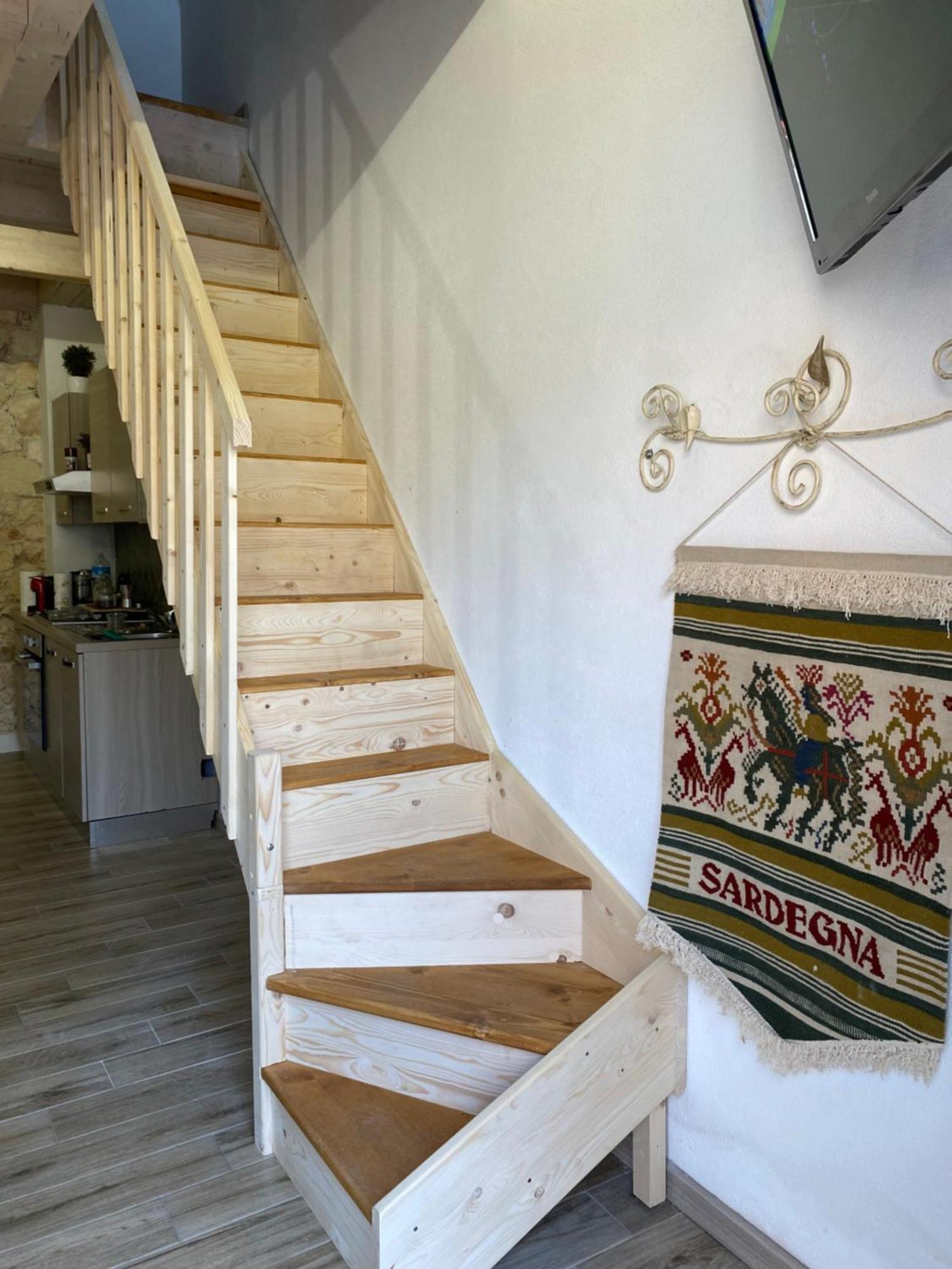 Guest House Tzia Udroni Ossi ภายนอก รูปภาพ