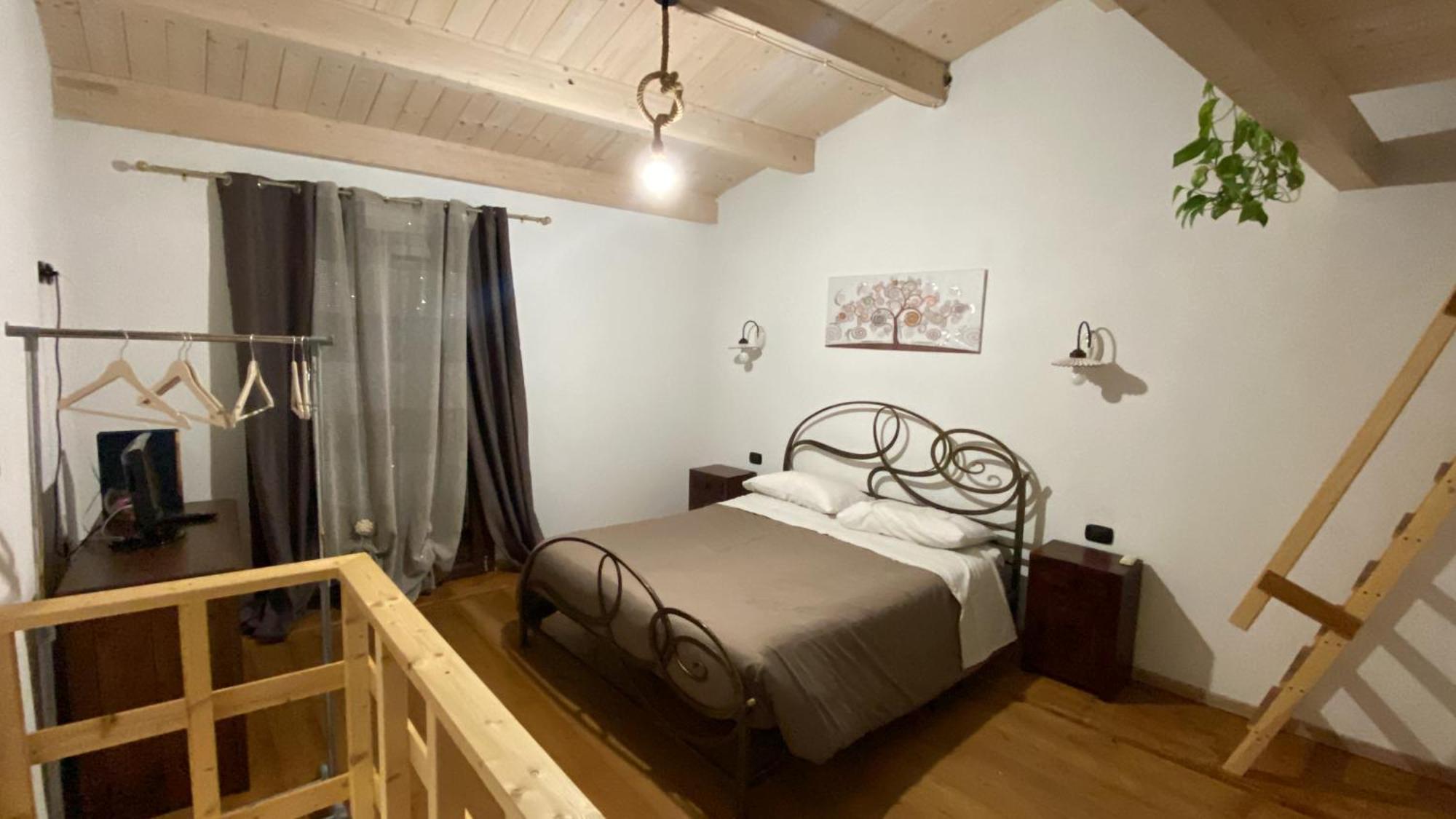 Guest House Tzia Udroni Ossi ภายนอก รูปภาพ